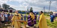 Епископ Гедеон освятил поклонный крест на въезде в поселок Сосновское в Сосновском благочинии - Выксунская епархия