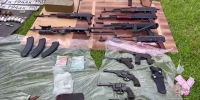 Полицейские Королёва задержали подозреваемого в незаконном хранении коллекции разнообразного оружия и боеприпасов - Администрация г. Королёв