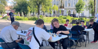 В городе Пензе продолжается реализация проекта «Шахматы в скверы» - Комитет по физкультуре и спорту