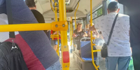 В Ростове пассажирка в упала в салоне автобуса и получила травму - DonDay.Ru