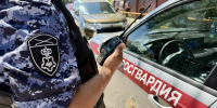 Сотрудники вневедомственной охраны Росгвардии задержали астраханку, подозреваемую в краже косметики - Газета Волга
