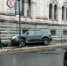 На тротуар у исторического особняка в центре Петербурга залетел Land Cruiser - Neva.Today