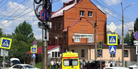 Авто вылетело на тротуар: очевидцы поделились кадрами ДТП на улице Скляренко в Самаре - Самарская Газета