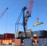 На морских причалах Заполярного транспортного филиала обрабатывают первое после ледохода судно - ИА Таймырский Телеграф