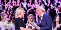 Евгений Люлин поздравил выпускников гимназии № 38 в Дзержинске - фото 1 - vGorodeN.Ru