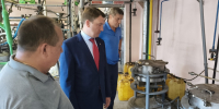 Василий Потёмкин ознакомился с производством натуральной сибирской продукции - Департамент инвестиционной и промышленной политики