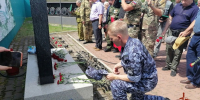 В Ужуре сотрудники Росгвардии почтили память ветеранов боевых действий - Росгвардия