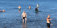 Мужчины в воде - ИА Nord-News.Ru