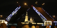 Над Дворцовым мостом в выходные прозвучит праздничный плейлист - ГАZЕТА.СПб
