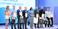 Вице-губернатор Светлана Панфилова вручила региональные награды лучшим работникам морского и речного флота - Министерство информационной политики