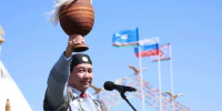 Глава Якутии поздравил с Ысыахом Олонхо - Якутское-Cаха ИА