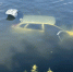 В Челябинске Lada рухнула в водоем из-за хозяйки, забывшей поставить авто на ручник - Агентство новостей Доступ