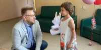 Волонтеры привезли игрушки для детей в Геническую больницу - Херсонское агентство новостей