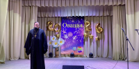 Благочинный Навлинского церковного округа иерей Тимофей Учватов принял участие в чествовании Навлинских выпускников - Навлинское благочиние