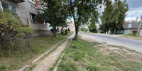 В Клинцах автомобиль едва не въехал в жилой дом - Первый Клинцовский блог-канал