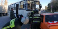 Водитель Hyundai пострадал при столкновении с автобусом в Воронеже - Обозреватель.Врн