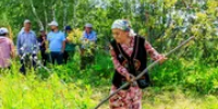 91-летняя жительница Башкирии приняла участие в соревнованиях косарей - Башинформ