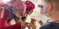 Клоуны из Воронежа навестили детей в больнице Кирова - Newsler.Ru