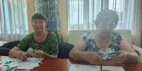 Счастье на запястье: ромашковое настроение в «Академии умников»! - Центр соцобслуживания населения