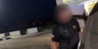 В Иркутской области задержали дебошира, который кидался на водителей и полицейского на заправке - ИА Тайшет24