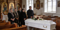 В Колпино прощаются с 12-летней девочкой, погибшей в Ленобласти - Peterburg2.Ru
