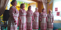 Самодеятельный коллектив на сцене - Петрозаводск говорит
