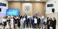 Гордимся выпускницей РСОШ № 1 Валерией Стрыжак, которая представила Родинский район во время встречи Губернатора Виктора Томенко с лучшими одиннадцатиклассниками региона - Администрация Родинского района