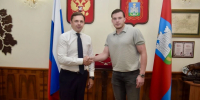 Орловский губернатор встретился с обладателем Кубка Стэнли хоккеистом Никишиным - Комсомольская Правда
