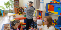 Роль воспитателя в реабилитации: специалисты центра «Родник» о своей работе - Минсоцзащиты Алтайского края