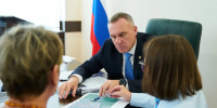 Руслан Кухарук провел личный прием граждан и поручил помочь землякам - РИЦ Югра