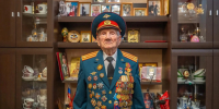 Губернатор Подмосковья поздравил со 100-летним юбилеем ветерана из Фрязино Ивана Жучкова - MosRegToday.Ru