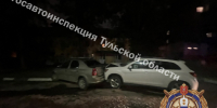 В Туле водитель Mitsubishi врезался в стоящий Renault и попал в больницу - ИА Тульская пресса.Ru