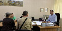 В администрации Сосновоборского округа состоялась встреча с бойцом специальной военной операции - Газета Рабочий
