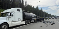 Газелист погиб, влетев в стоящую на обочине автоцистерну на трассе М-12 под Первоуральском - Фото 1 - JustMedia