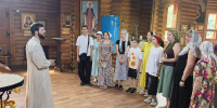 В храме Святой Живоначальной Троицы прошли встречи с молодёжью и школьниками - Дубовский район
