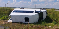 Под Омском перевернулся автобус с пассажирами — пострадали четыре человека - ИА Новый Омск