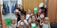 Юные тучковцы мастерили открытку с теплыми пожеланиями - РузаРИА