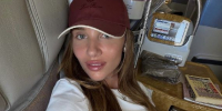 После слов MIA BOYKA о мужчинах в розовом зрители устроили флешмоб на её концерте - РТВ-Подмосковье