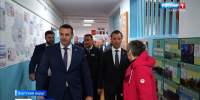 «Определили вектор развития»: Губернатор взял на контроль медицину, школу и бизнес в Охотском округе - ГТРК Дальневосточная