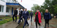 Итоги поездки Дмитрия Демешина в Охотский округ: школа, рыба и поддержка северян - ИА Хабаровский край сегодня