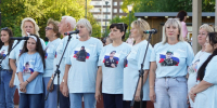 Представительницы объединения "Журавли" исполняют песню во время концерта. - Администрация г. Вологда
