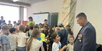 Живой разговор о главном: Андрей Овечкин встретился с молодежью Саратовской области в «Доме Знаний» - Известия Саратов