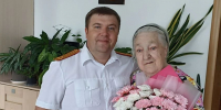 Офицеры следственного управления СК России по Алтайскому краю поздравили участницу Великой Отечественной войны с 99-летием - Следственный комитет