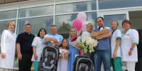 В День семьи, любви и верности в Перинатальном центре Йошкар-Олы молодым родителям вручили автолюльки для малышей - УМВД Республики Марий Эл