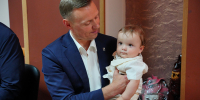 В праздничный день глава города-героя Андрей Кравченко встретился с многодетной семьей Завгородних - Город-герой Новороcсийск