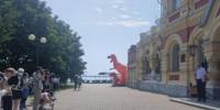 В Камышине «Флотилию плавучих университетов» встретили спикер гордумы, 30-градусная жара и... динозавры - Блокнот Камышин