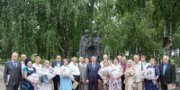 Глава Приангарья тоже вручил супружеским парам награды "За любовь и верность" - Baikal24.Ru