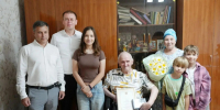 Медаль «За любовь и верность» вручил сегодня глава района супругам Курпасовым - Газета Апшеронский рабочий