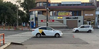 В Абакане женщина-таксист сбила на переходе электросамокатчицу - Агентство Информационных Сообщений