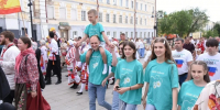 От парада до «Гимна Семьи»: в Оренбурге масштабно отметили День семьи, любви и верности - Комсомольская Правда